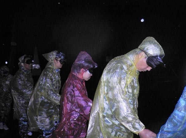 拓展训练项目风雨人生路