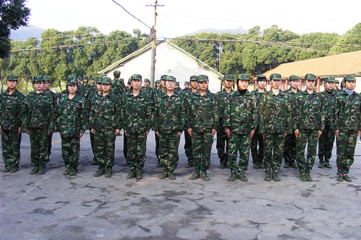 军训户外拓展训练为您打造出狼性团队